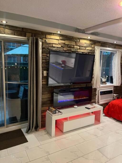 Brooklyn Luxury Spring Retreat With Private Outdoor Space New York Exteriör bild