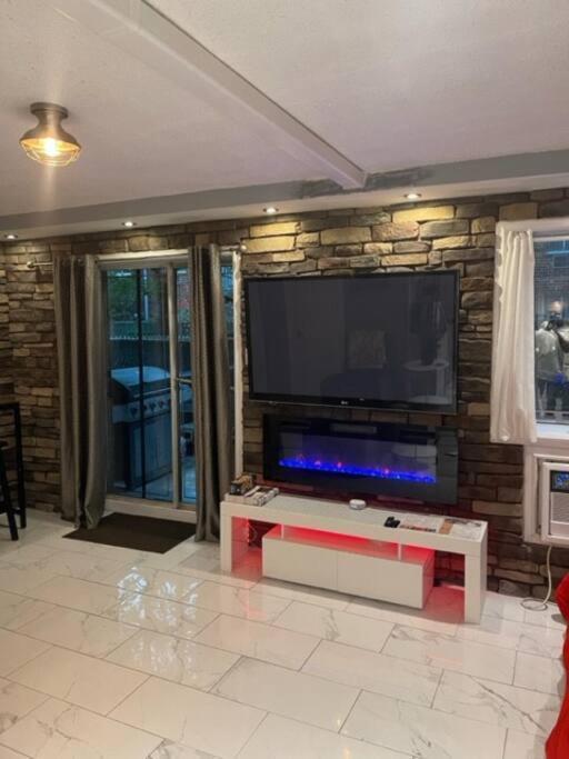 Brooklyn Luxury Spring Retreat With Private Outdoor Space New York Exteriör bild